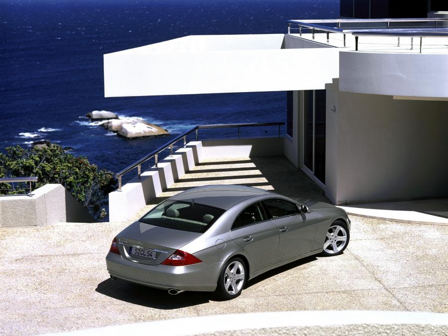  Mercedes-Benz CLS500 2004 года  (фото 5 из 30)